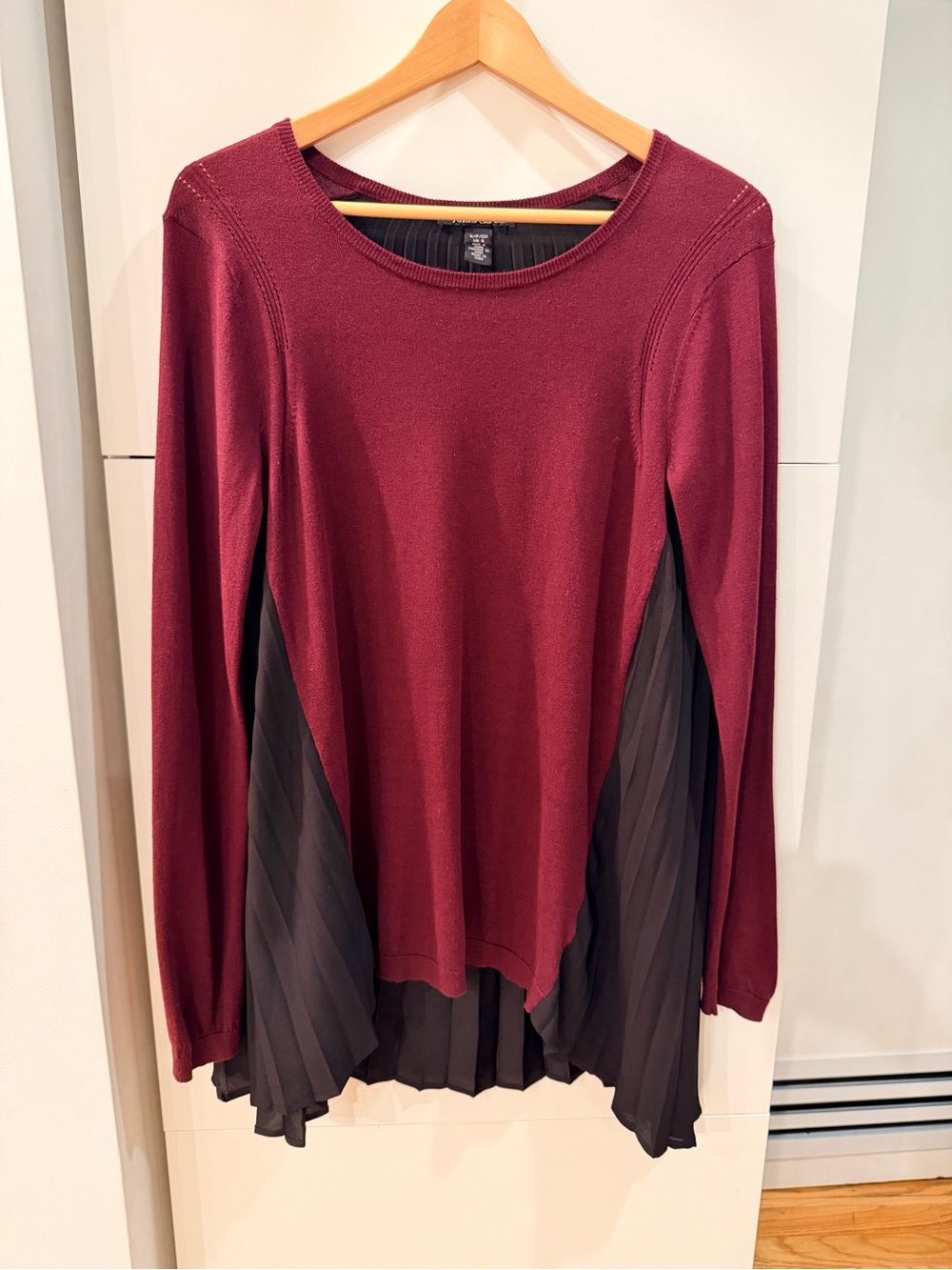 Kenneth Cole Burgundy Black Pleated High Low Sweater Top Size S